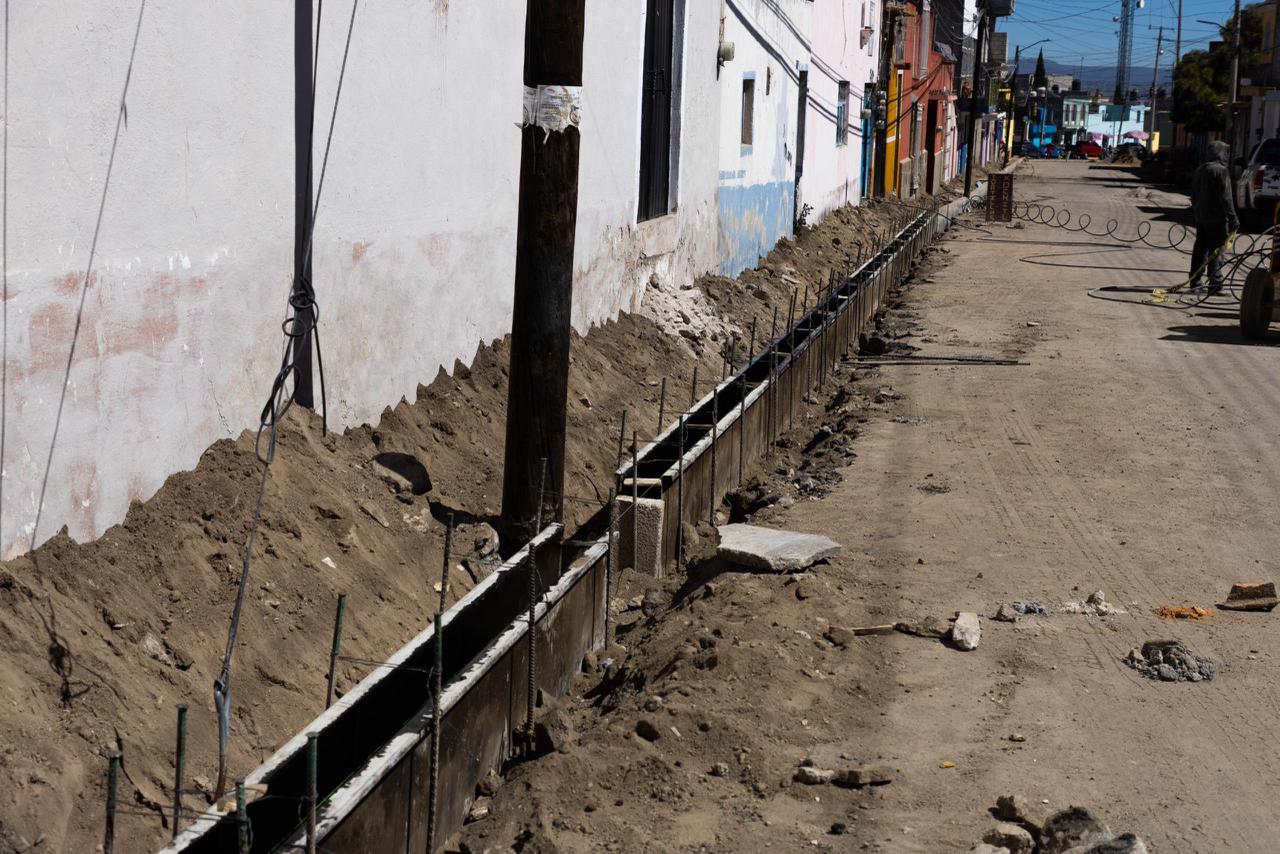 Gobierno de Huamantla realiza rehabilitación de pavimento asfáltico en calle Rosete Aranda, en el Barrio La Preciosa